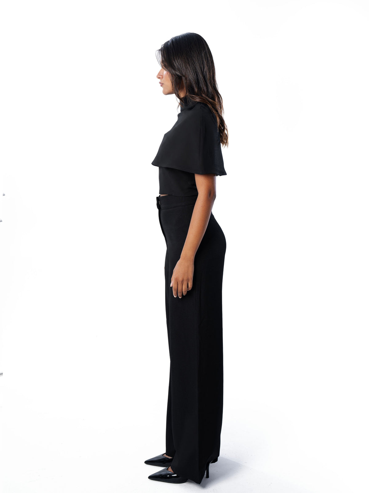 Black three-piece set, side profile